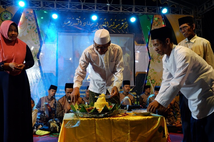 Pemotongan Tumpeng
